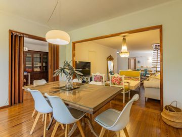 Departamento de 3 dormitorios con terraza privada en venta.