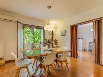 Departamento de 3 dormitorios con terraza privada en venta.
