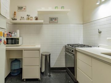Departamento de 3 dormitorios con terraza privada en venta.