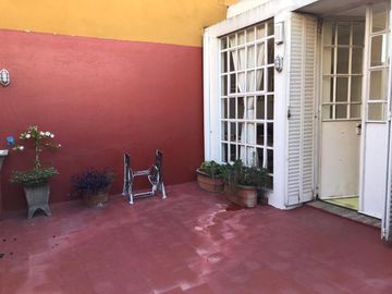 PH tipo casa reciclado a nuevo, excelente ubicación, terraza propia. - San Telmo