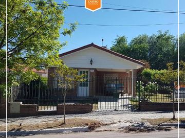 Casa en barrio Balneario, Villa de Merlo.