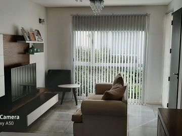 PH 4 ambientes con patio y cochera en venta- Ituzaingó Norte