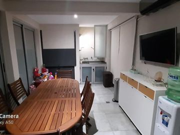 PH 4 ambientes con patio y cochera en venta- Ituzaingó Norte