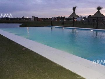 Casa en VENTA de 3 ambientes en Barrio Privado Laguna Azul - Carlos Spegazzini.