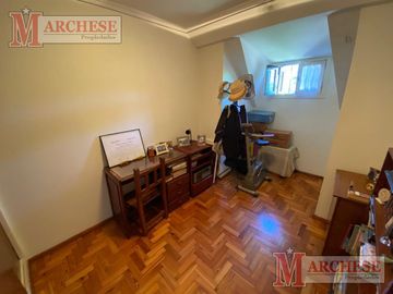 Casa 6 ambientes en venta en Castelar norte