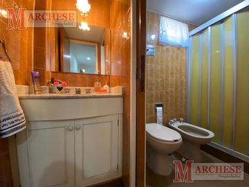 Casa 6 ambientes en venta en Castelar norte