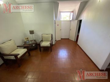 Casa 6 ambientes en venta en Castelar norte
