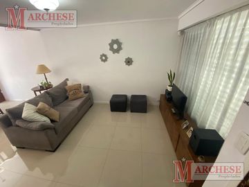 Casa 6 ambientes en venta en Castelar norte