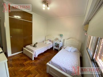 Casa 6 ambientes en venta en Castelar norte