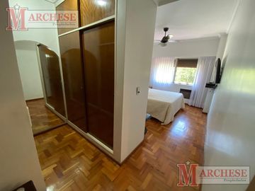 Casa 6 ambientes en venta en Castelar norte