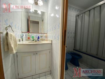 Casa 6 ambientes en venta en Castelar norte