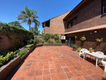 Casa 6 ambientes en venta en Castelar norte