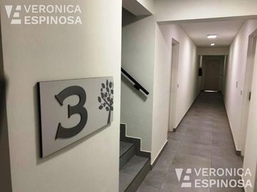 Departamento de un ambiene con cochera, en Venta. Ituzaingo. ENTREGA INMEDIATA.