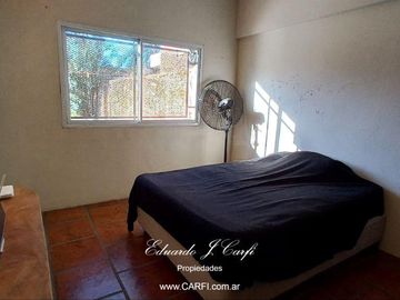 CASA EN VENTA 5 AMBIENTES - CASTELAR NORTE