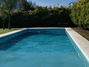 Venta - Casa 4 Ambientes, Jardín, Pileta - Los Alisos, Nordelta, Tigre