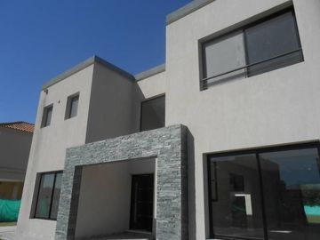 CASA EN VENTA EN HARAS SANTA MARIA – MAROTO PROPIEDADES