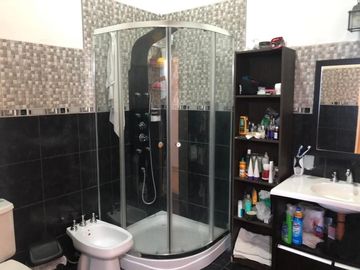 Casa en Venta o Permuta por Propiedad en Neuquén( B. Próspero Palazzo)