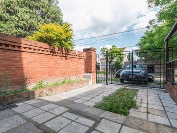 Triplex en venta - 3 Dormitorios 2 Baños - Cochera - 142Mts2 - Lomas de Zamora