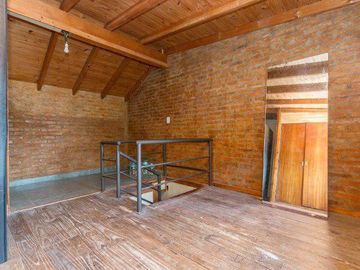 Triplex en venta - 3 Dormitorios 2 Baños - Cochera - 142Mts2 - Lomas de Zamora