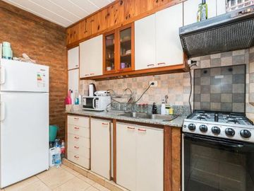 Triplex en venta - 3 Dormitorios 2 Baños - Cochera - 142Mts2 - Lomas de Zamora