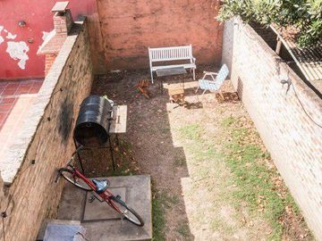 Triplex en venta - 3 Dormitorios 2 Baños - Cochera - 142Mts2 - Lomas de Zamora