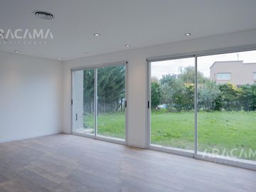 CASA EN VENTA BARRIO LOS TALAS - CANNING