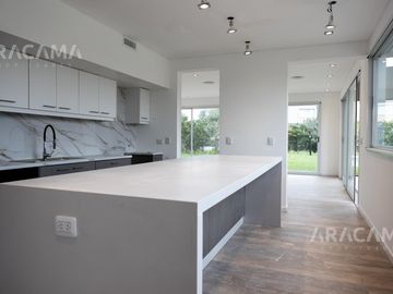 CASA EN VENTA BARRIO LOS TALAS - CANNING