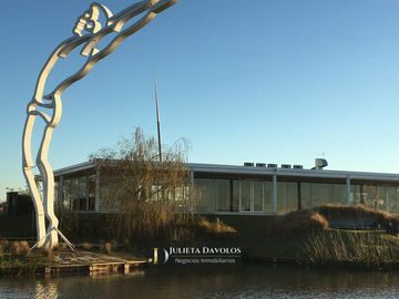 Casa a la laguna en  Venta Puertos del Lago Barrio Costas Escobar-Maschwitz