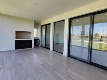 Casa en  venta al lago en Barrio San Matias, Escobar