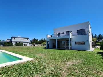 Casa en  venta al lago en Barrio San Matias, Escobar