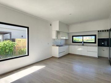 Casa en  venta al lago en Barrio San Matias, Escobar