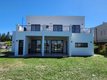 Casa en  venta al lago en Barrio San Matias, Escobar