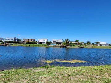 Casa en  venta al lago en Barrio San Matias, Escobar