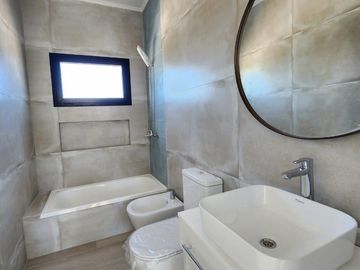 Casa en  venta al lago en Barrio San Matias, Escobar