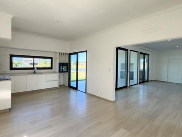 Casa en  venta al lago en Barrio San Matias, Escobar