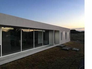 Costa Esmeralda - Casa en venta en barrio Deportiva
