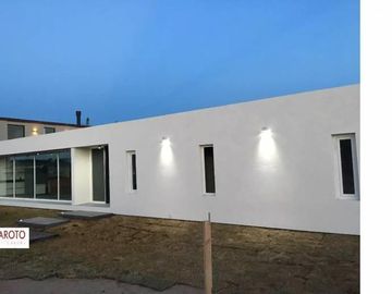 Costa Esmeralda - Casa en venta en barrio Deportiva