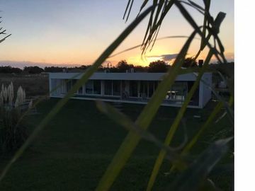 Costa Esmeralda - Casa en venta en barrio Deportiva