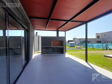 Casa en  venta en barrio Manuel Belgrano.