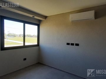 Casa en  venta en barrio Manuel Belgrano.