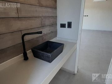 Casa en  venta en barrio Manuel Belgrano.