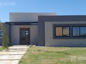 Casa en  venta en barrio Manuel Belgrano.