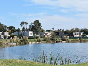 Casa a la laguna en Venta 5 Ambientes San Matias con pileta