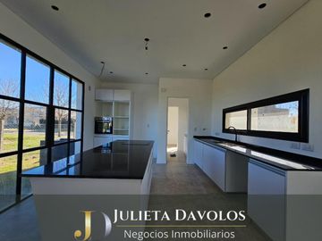 Casa a la laguna en Venta 5 Ambientes San Matias con pileta
