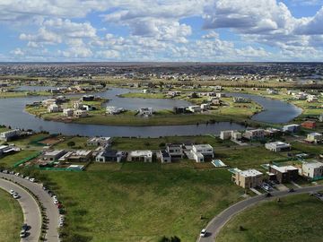 Casa a la laguna en Venta 5 Ambientes San Matias con pileta