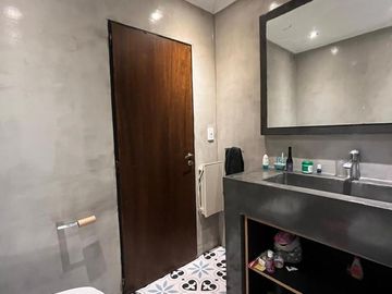 Casa en venta - 3 Dormitorios 3 Baños - Cochera - 390Mts2 - Ituzaingó