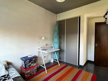 Casa en venta - 3 Dormitorios 3 Baños - Cochera - 390Mts2 - Ituzaingó