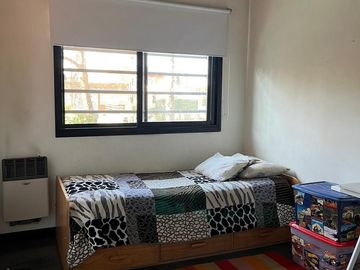 Casa en venta - 3 Dormitorios 3 Baños - Cochera - 390Mts2 - Ituzaingó