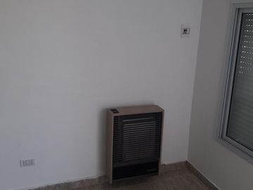 Casa en venta - 2 Dormitorios 1 Baño - Cochera - 1.050Mts2 - Bordenave, Puán