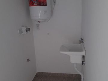 Casa en venta - 2 Dormitorios 1 Baño - Cochera - 1.050Mts2 - Bordenave, Puán